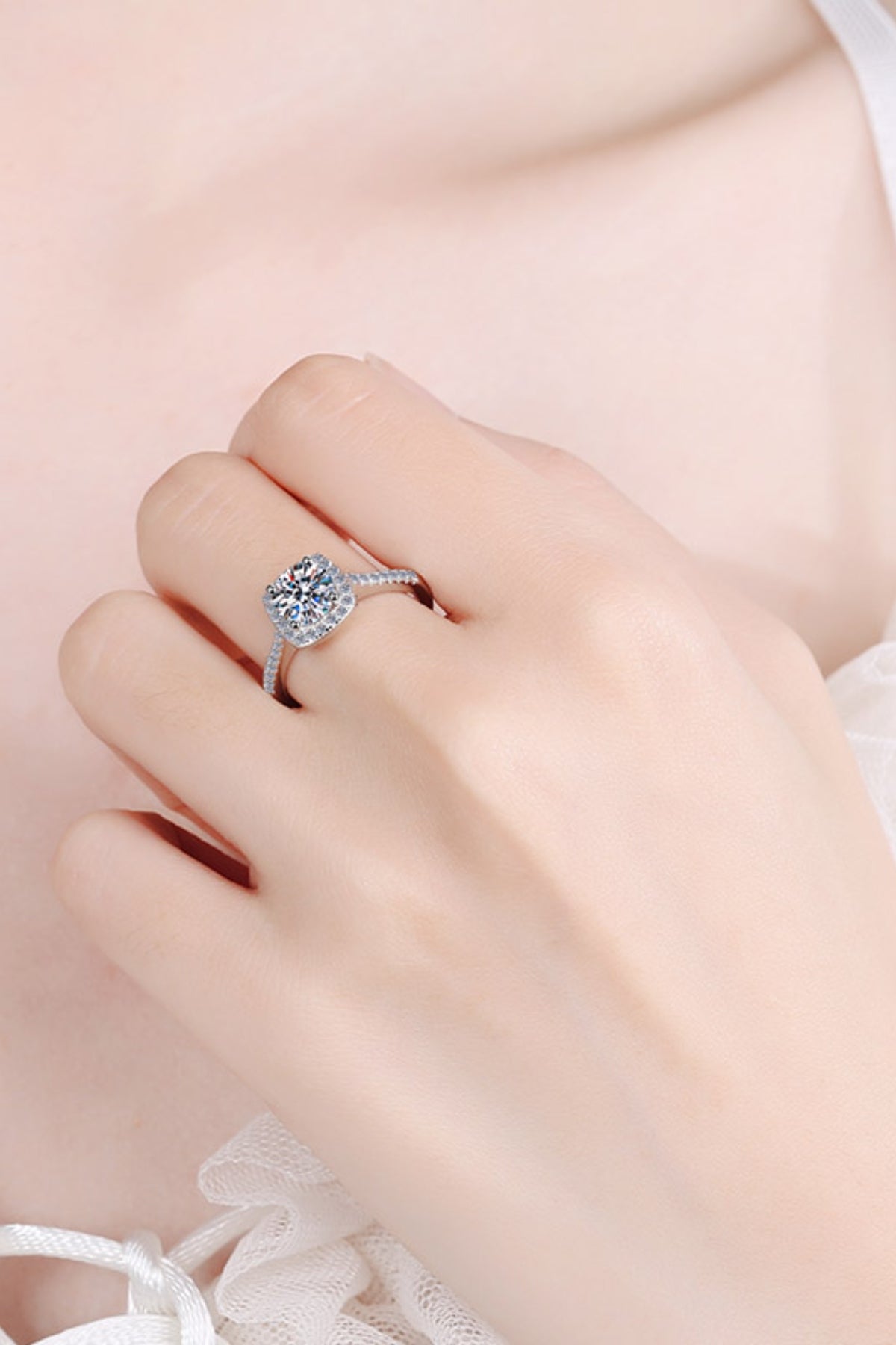 1 Carat Moissanite Ring